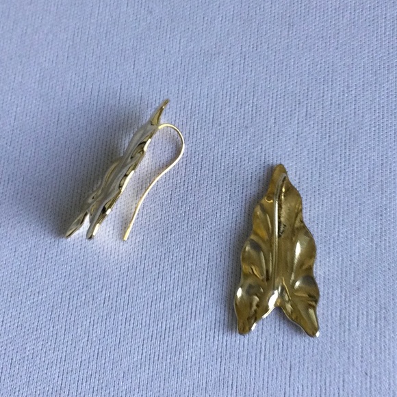 Vintage Elephant Ear Leaf Earrings - Picture 2 of 3